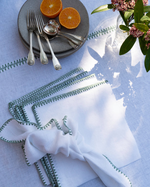 WE WE - White linen tablecloth and napkins
