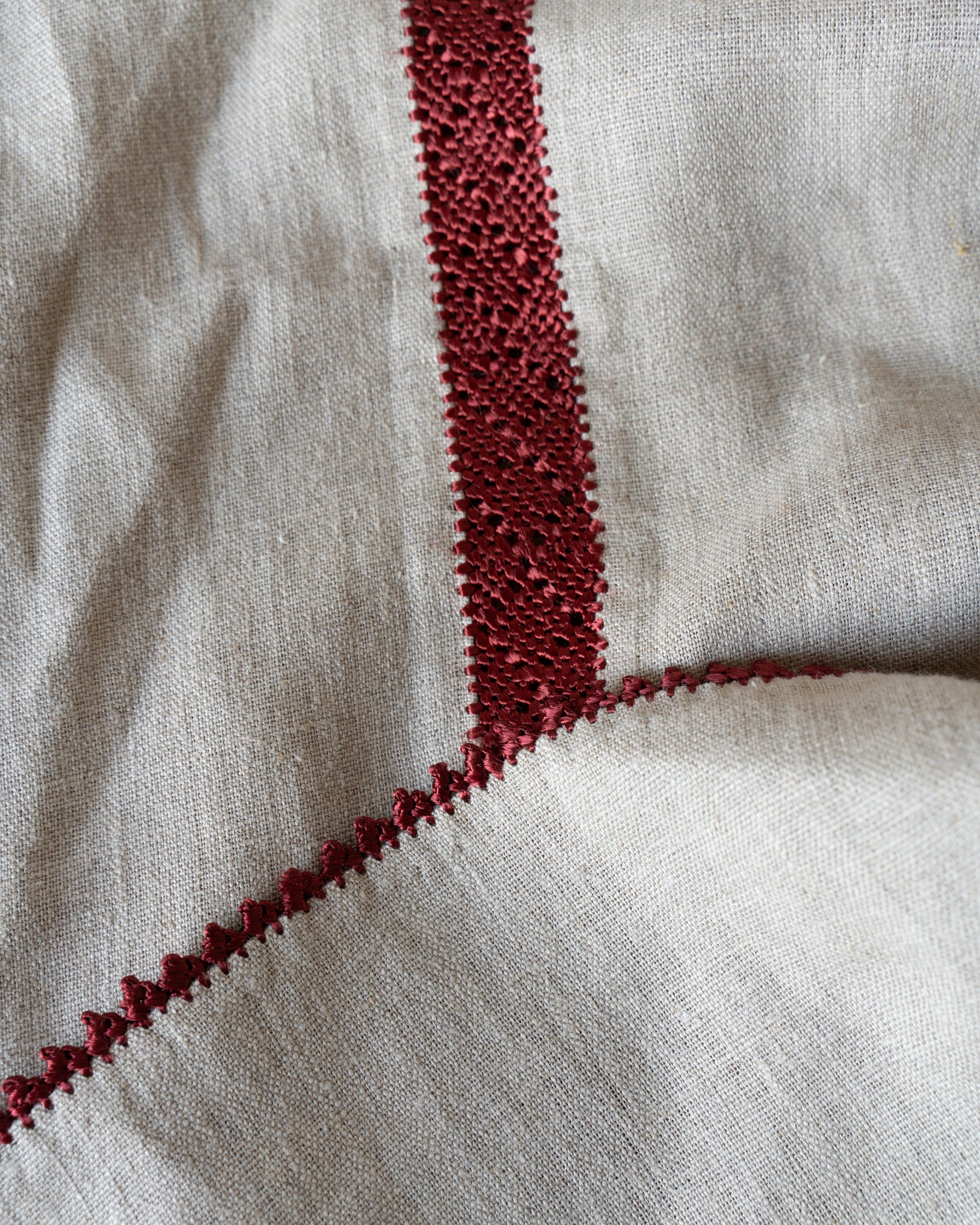MINA - Natural linen tablecloth