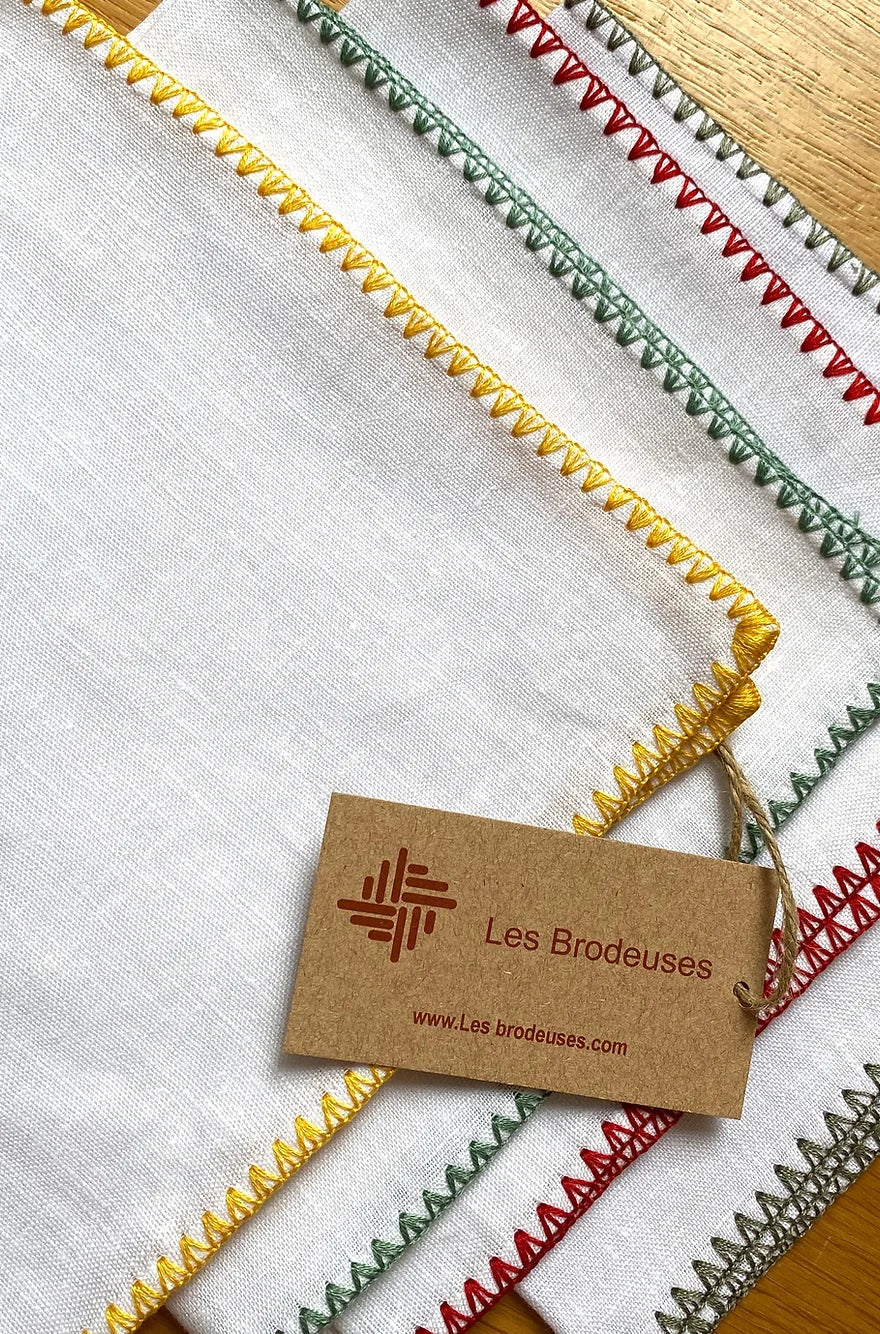 WE WE - White linen tablecloth
